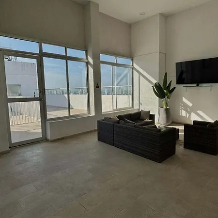 Ocean Breeze 3br Pool & Balcony - Torre Primi Apartamento